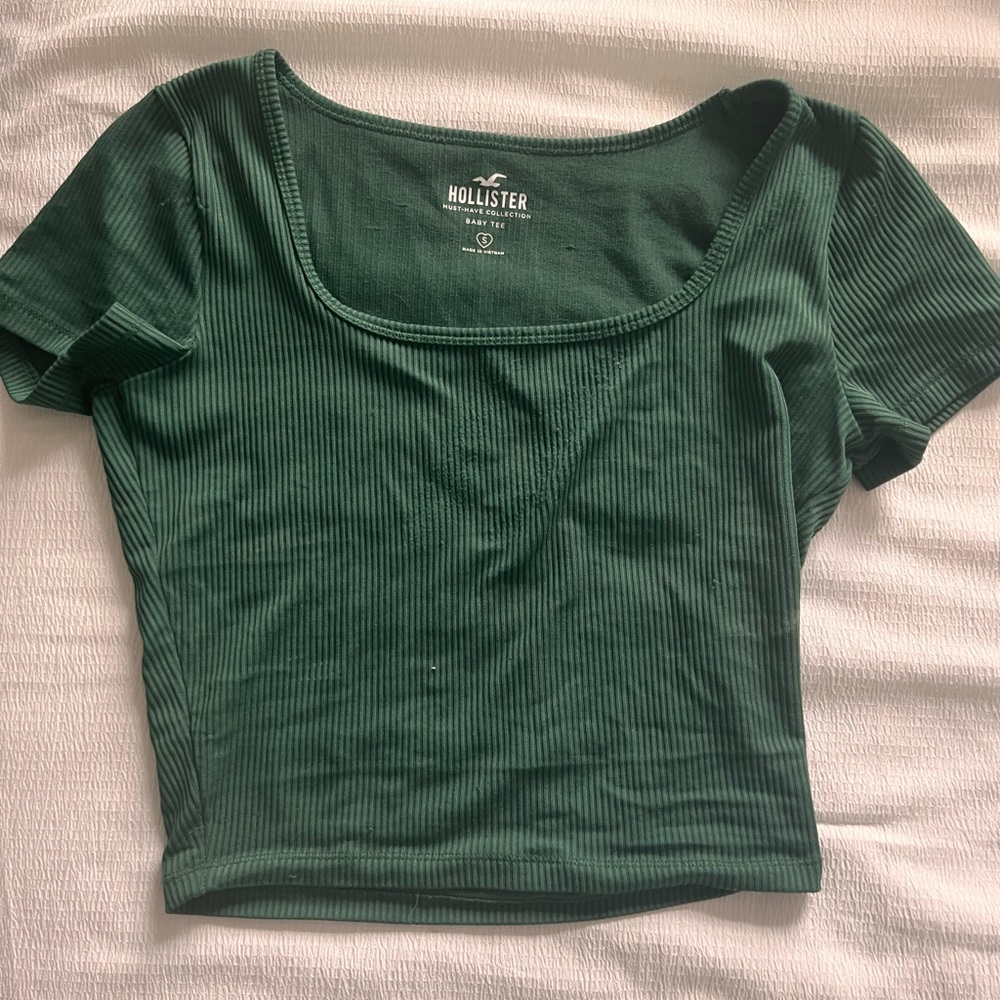 hollister baby tee